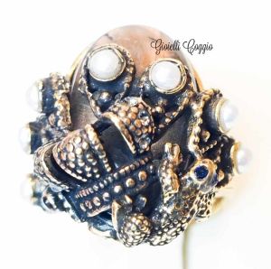 ANELLO ALCOZER & J RANA CON CORONA